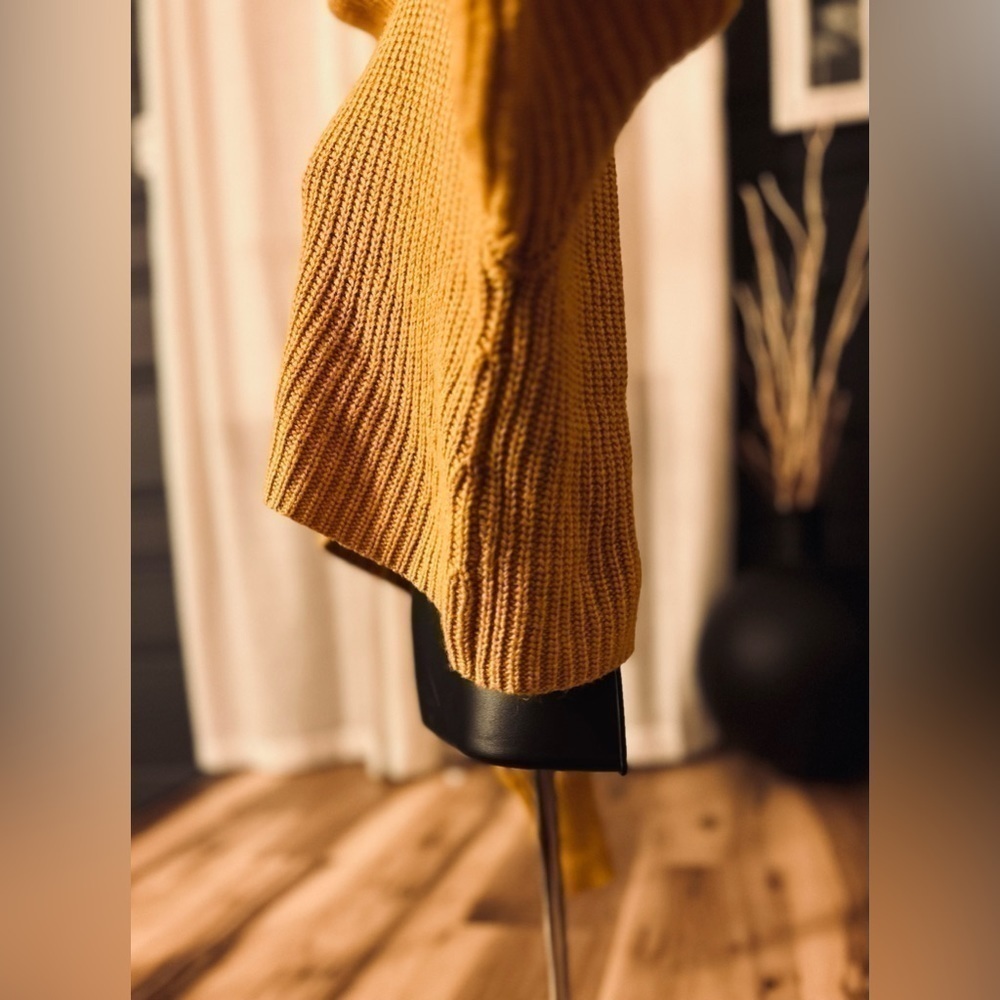 Olivaceous mustard yellow cropped knit sweater, size Small - Picture 6 of 10